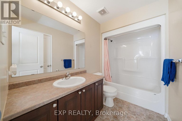 29633669/587-pepperville-crescent/emerald-meadowstrailwest/ottawa/ontario/K2M0E7_24