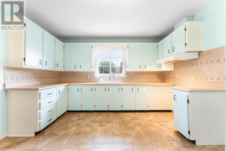 28928918/17-second-avenue/village-of-russell/russell/ontario/K4R1E2_8