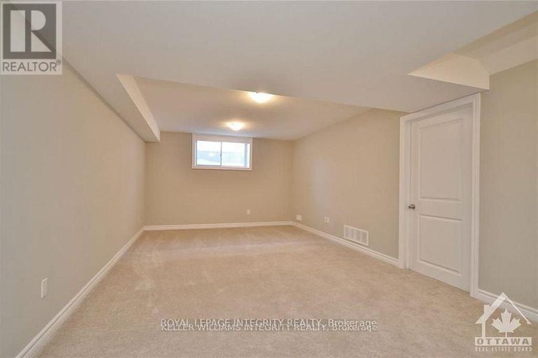 28601011/158-bandelier-way/stittsville-north/ottawa/ontario/K2S2J6_21