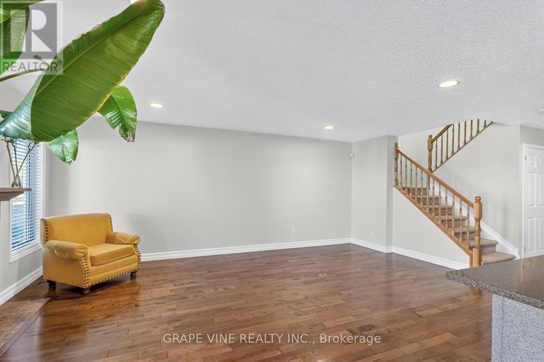 28825028/9-stoneleigh-street/strandherd/ottawa/ontario/K2G7A2_16