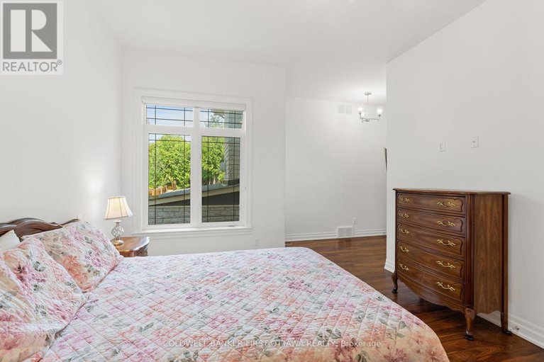 28989524/1623-claymor-avenue/carleton-heights/ottawa/ontario/K2C1T4_23