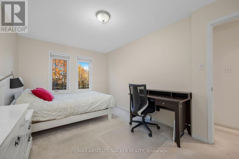 29043009/126-forestcrest-street/chapel-hill/ottawa/ontario/K1C7R3_28