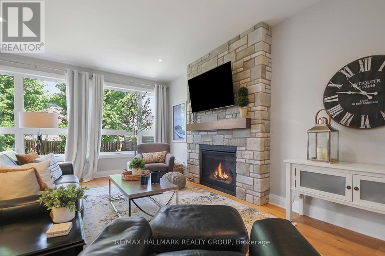28564030/88-palfrey-way/emerald-meadowstrailwest/ottawa/ontario/K2S1E7_6