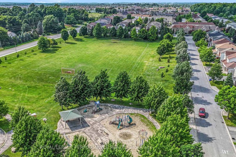 28759789/21-berry-glen-street/strandherd/ottawa/ontario/K2G7A5_33