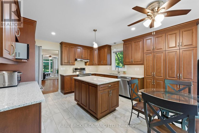 28843559/6-candow-crescent/stittsville-north/ottawa/ontario/K2S1K7_13