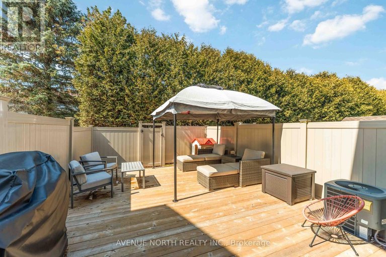 29608047/1964-garden-park-lane/blackburn-hamlet-south/ottawa/ontario/K1B5B2_28