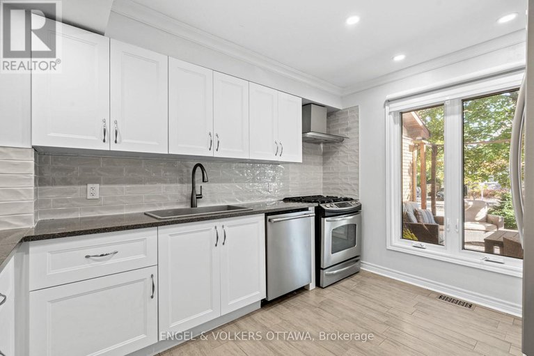 29006192/1540-mimosa-avenue/riverview-park/ottawa/ontario/K1G4C9_7