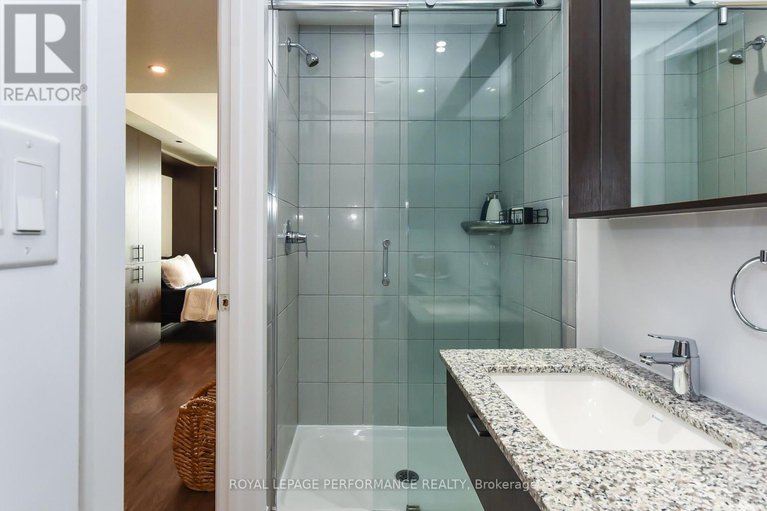 28896445/309a-7-marquette-avenue/vanier/ottawa/ontario/K1L8A7_27