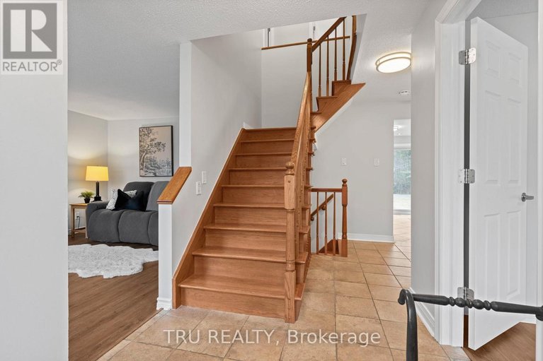 29611395/256-hoylake-crescent/bilberry-creekqueenswood-heights/ottawa/ontario/K1E2M8_6