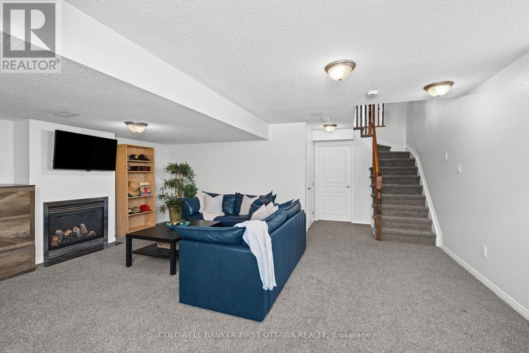 28900707/638-pepperville-crescent/emerald-meadowstrailwest/ottawa/ontario/K2M0E8_31