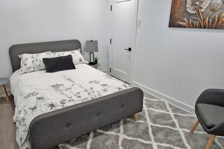 29250124/1722-athans-avenue/blossom-parkleitrim/ottawa/ontario/K1T1L1_15