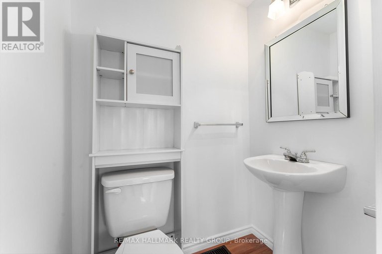 28602450/5-nelson-street/finch/north-stormont/ontario/K0C1K0_8