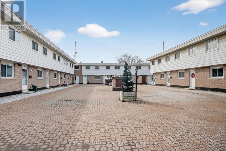 29464563/427-moodie-drive/bells-corners/ottawa/ontario/K2H8A5_1