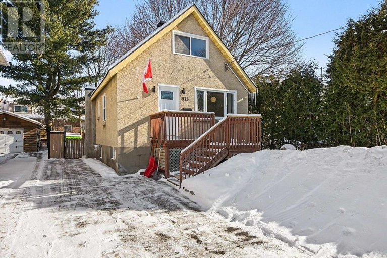 29322377/975-sheridan-avenue/carlington/ottawa/ontario/K1Z6M4_1