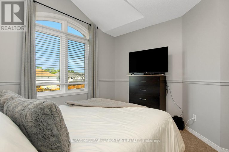 28827853/446-lawler-crescent/chatelaine-village/ottawa/ontario/K4A3Y3_30