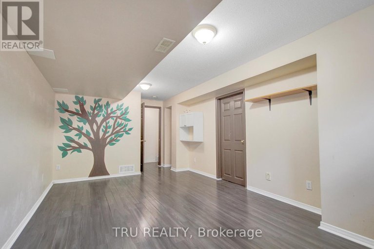 28416739/133-kinross-private/morgans-grantsouth-march/ottawa/ontario/K2K3P9_32