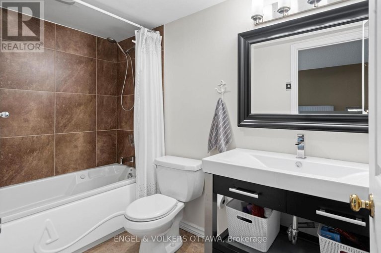 29479998/207-10-main-street/ottawa-east/ottawa/ontario/K1S1M9_18