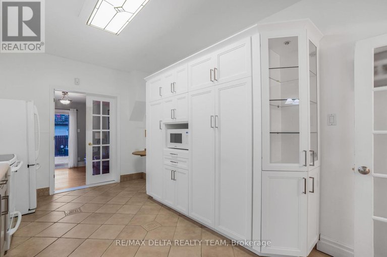 28737271/245-york-street/lower-town/ottawa/ontario/K1N5T9_11