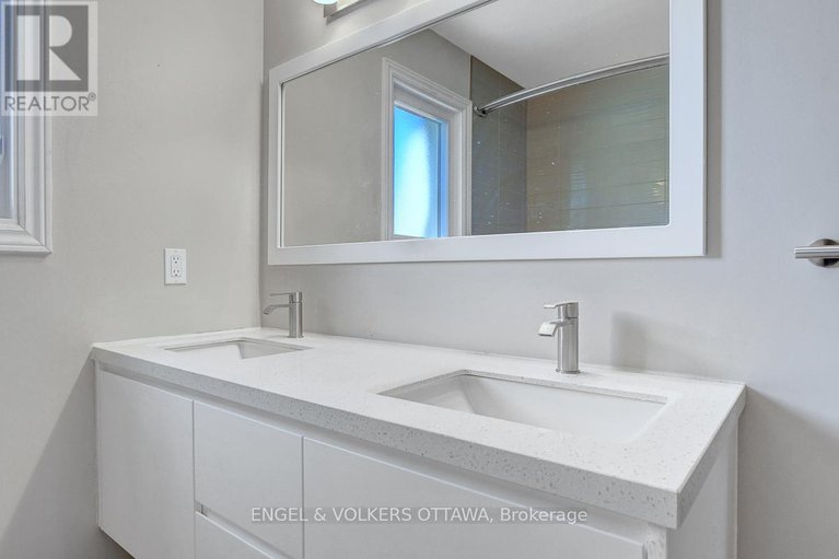 28912116/46-200-owl-drive/hunt-clubwestern-community/ottawa/ontario/K1V9P7_26