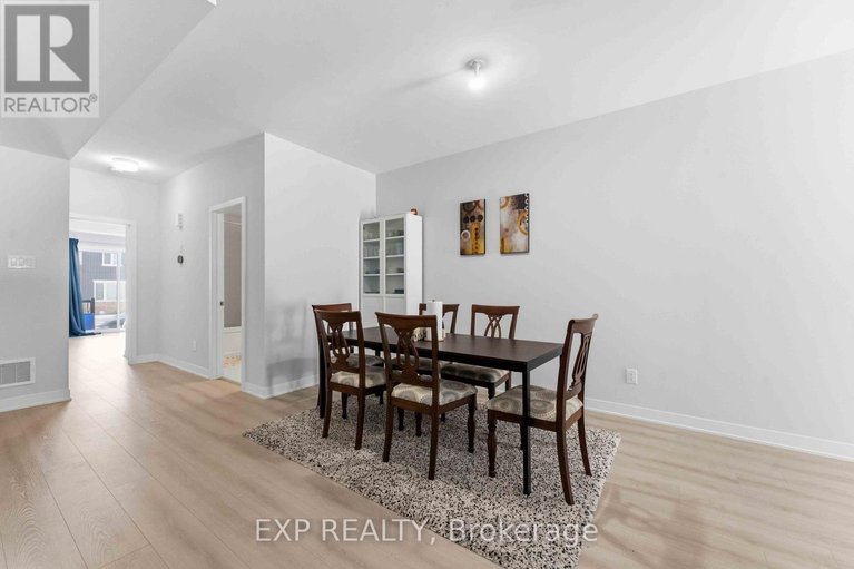 29443713/116-parnian-private/half-moon-bay/ottawa/ontario/K2J4H7_13