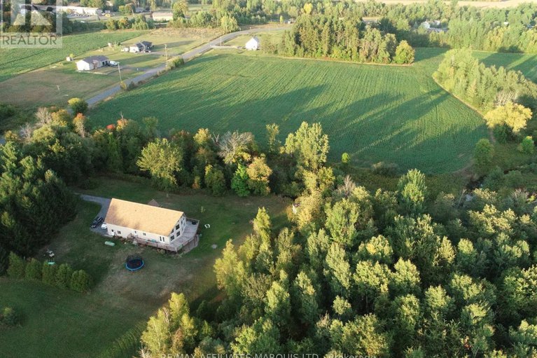 28879635/35-nevada-street/moose-creek/north-stormont/ontario/K0C1W0_7