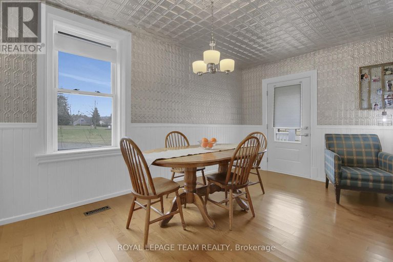 28403299/1456-meadow-drive/greely/ottawa/ontario/K4P1B1_22