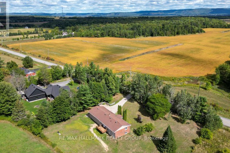 28836989/3983-woodkilton-road/dunrobin/ottawa/ontario/K0A3M0_44