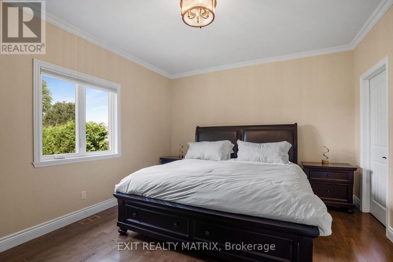 28716853/16-julien-street/lorignal/champlain/ontario/K0B1K0_15