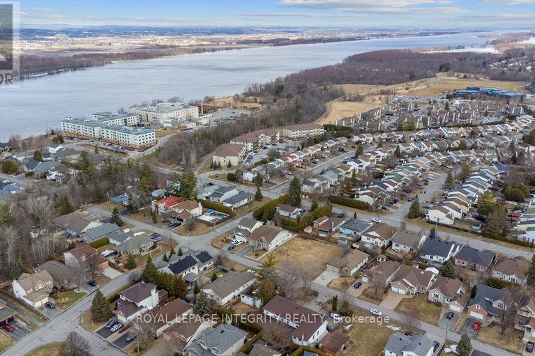 29023134/924-beauchamp-avenue/hiawatha-parkconvent-glen/ottawa/ontario/K1C3A8_7