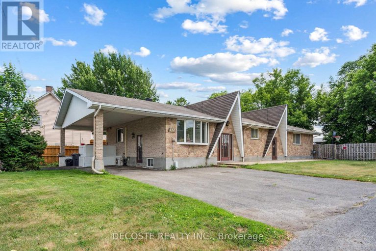 28517069/114-st-george-street-w/alexandria/north-glengarry/ontario/K0C1A0_1