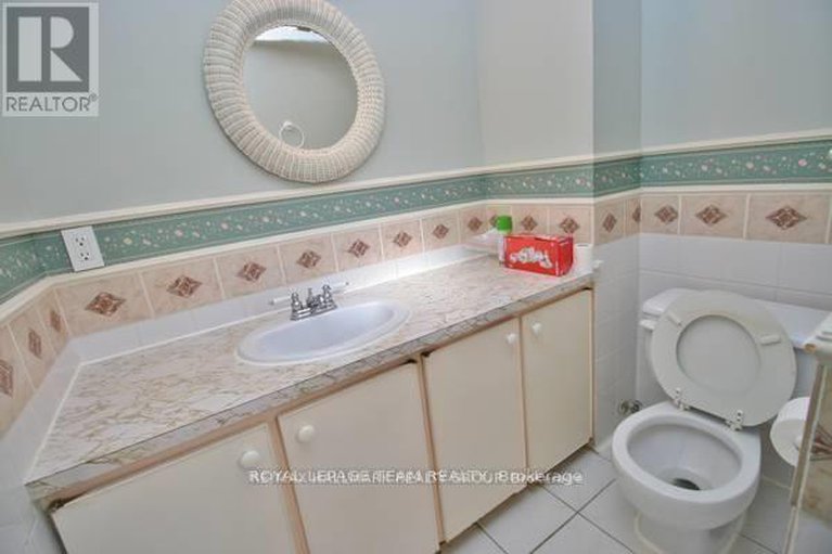 28359553/73-1957-stonehenge-crescent-e/pineview/ottawa/ontario/K1B4N7_10