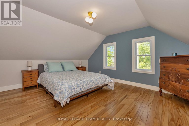 28410245/2748-rowatt-street/britannia/ottawa/ontario/K2B6N9_25