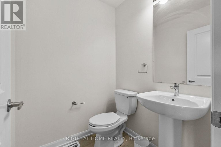 28565193/958-athenry-court/half-moon-bay/ottawa/ontario/K2J7E1_8