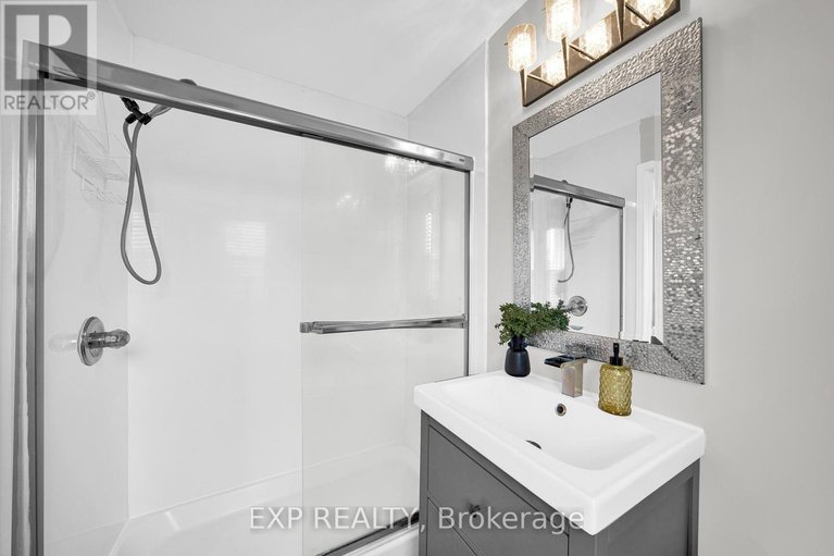 29679088/143-arcola-private/overbrookcastle-heights/ottawa/ontario/K1K4W9_25