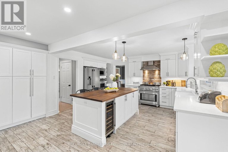 28399628/1379-potter-drive/manotick-village-manotick-estates/ottawa/ontario/K4M1C3_14