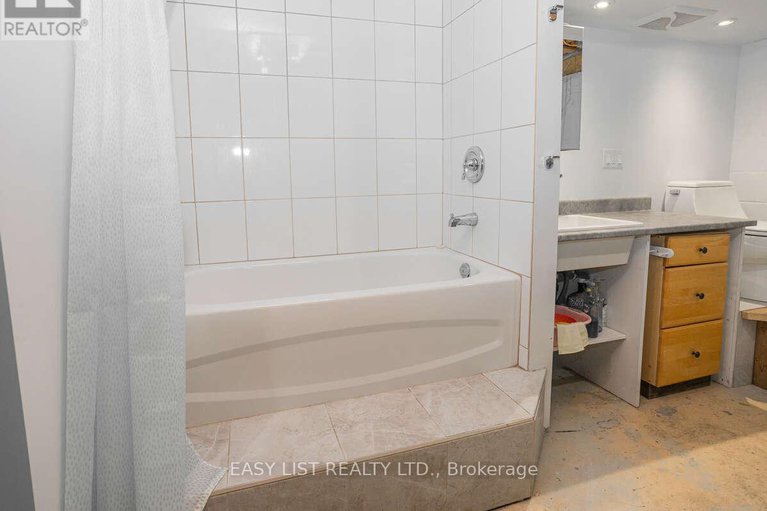 29386646/73-hobart-crescent/sheahan-estatestrend-village/ottawa/ontario/K2H5S3_32