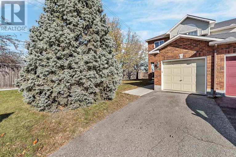 29046718/1556-tonilee-drive/carson-grove/ottawa/ontario/K1J1C1_3