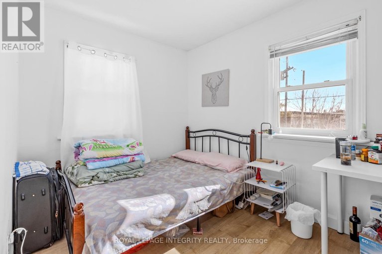 29460496/22-rossland-avenue/meadowlandsst-claire-gardens/ottawa/ontario/K2G2K4_26