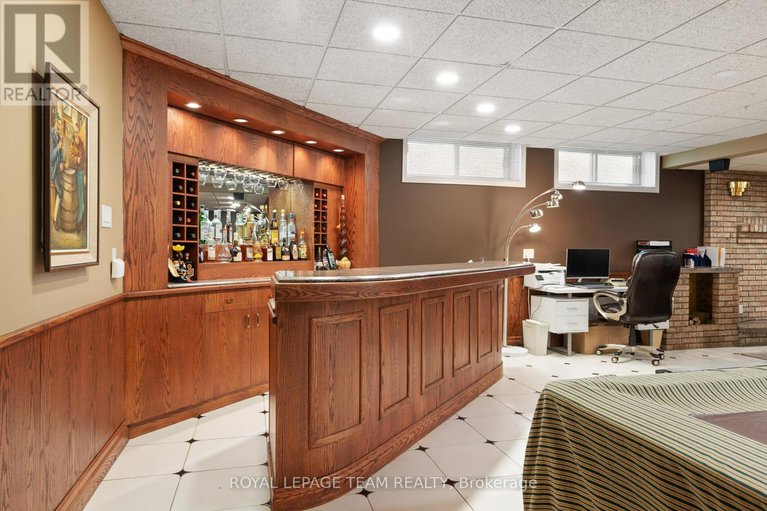 28150557/10-nancy-avenue/sheahan-estatestrend-village/ottawa/ontario/K2H8L4_37