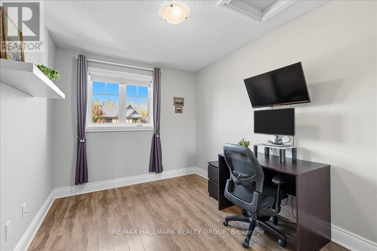 28911459/2354-marble-crescent/town-of-rockland/clarence-rockland/ontario/K4K0H1_21