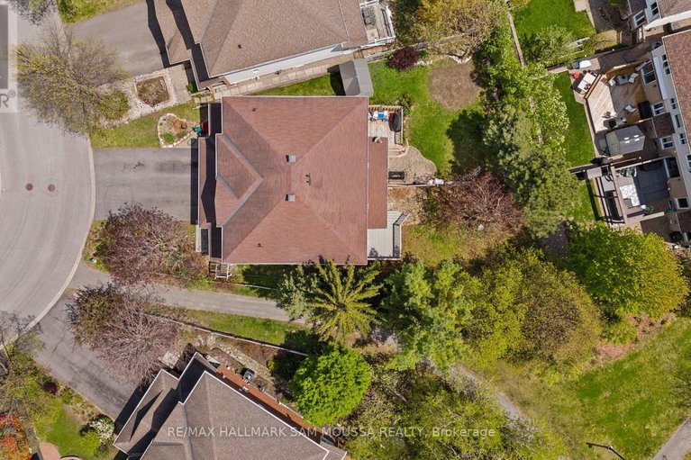 28323981/11-highmont-court/kanata-lakesheritage-hills/ottawa/ontario/K2T1B3_38