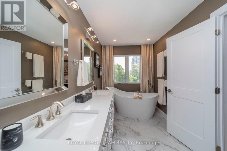 28679095/51-aylen-avenue/woodroffe/ottawa/ontario/K2A3P6_23