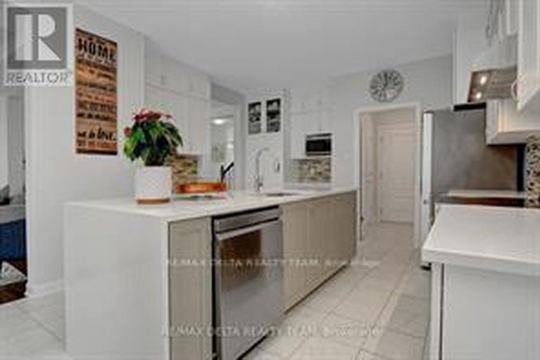 28910915/1013-jubilation-court/avalon-east/ottawa/ontario/K4A5K4_18