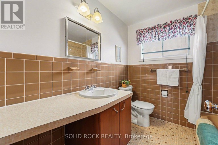 29399475/990-harkness-avenue/riverside-park/ottawa/ontario/K1V6P2_23