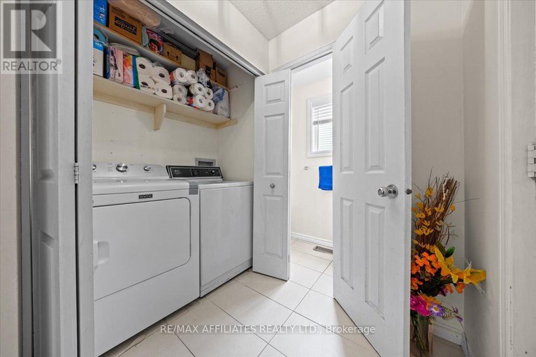 29088424/1293-parc-du-village-road/convent-glen-south/ottawa/ontario/K1C7B2_20