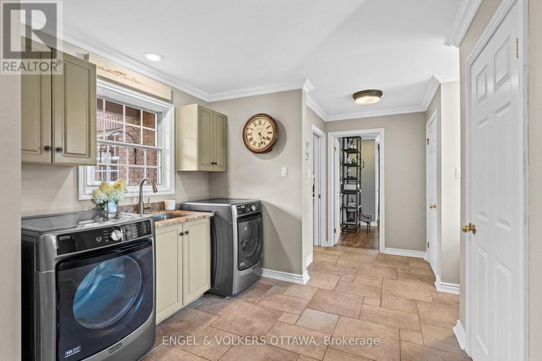 28790851/5557-pettapiece-crescent/manotick-village-manotick-estates/ottawa/ontario/K4M1C5_25