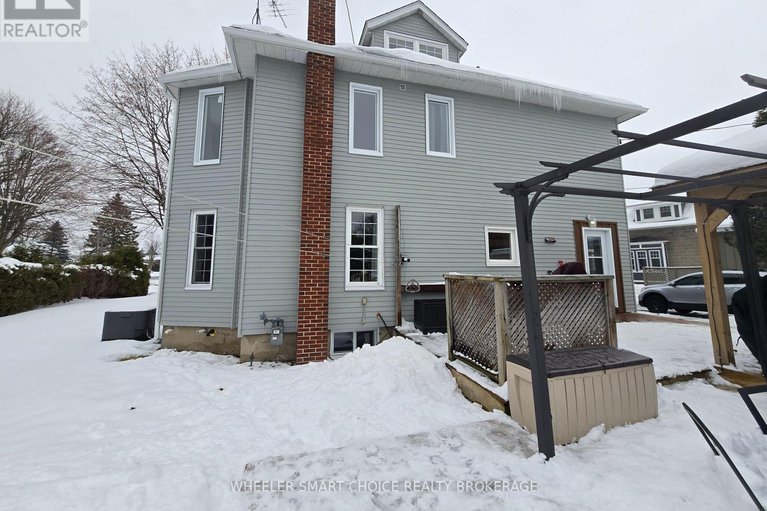 29234673/29-pine-street/ingleside/south-stormont/ontario/K0C1M0_8