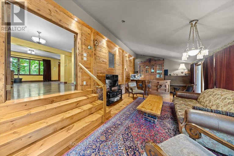 28973134/3565-albion-road/sawmill-creektimbermill/ottawa/ontario/K1T1A2_8