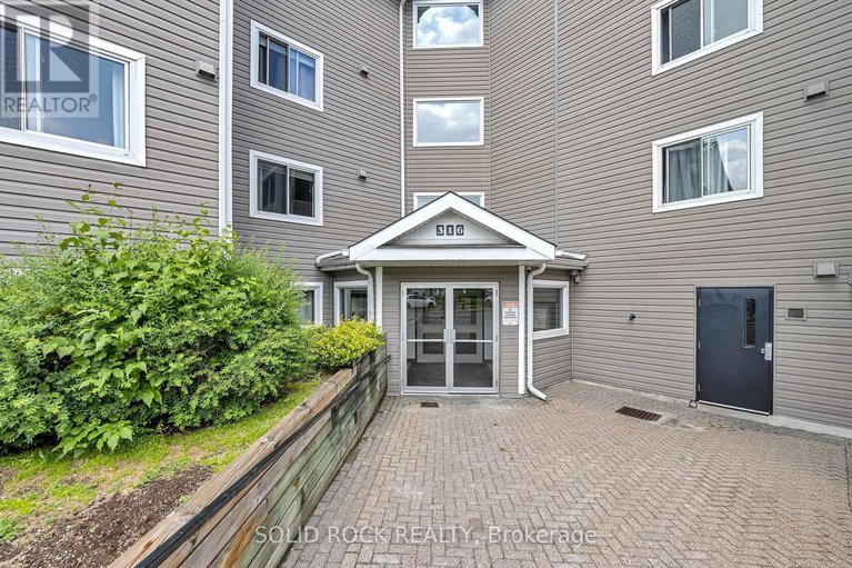 28589611/124-316-lorry-greenberg-drive/hunt-club-parkgreenboro/ottawa/ontario/K1T2P4_2