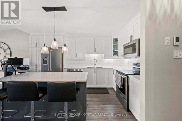 29586662/294-308-masters-lane/town-of-rockland/clarence-rockland/ontario/N1A2W1_8